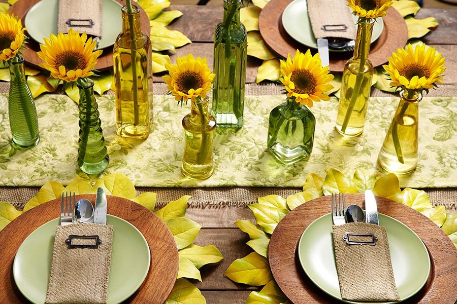 Article Cards Featured Image sunflower tablescape