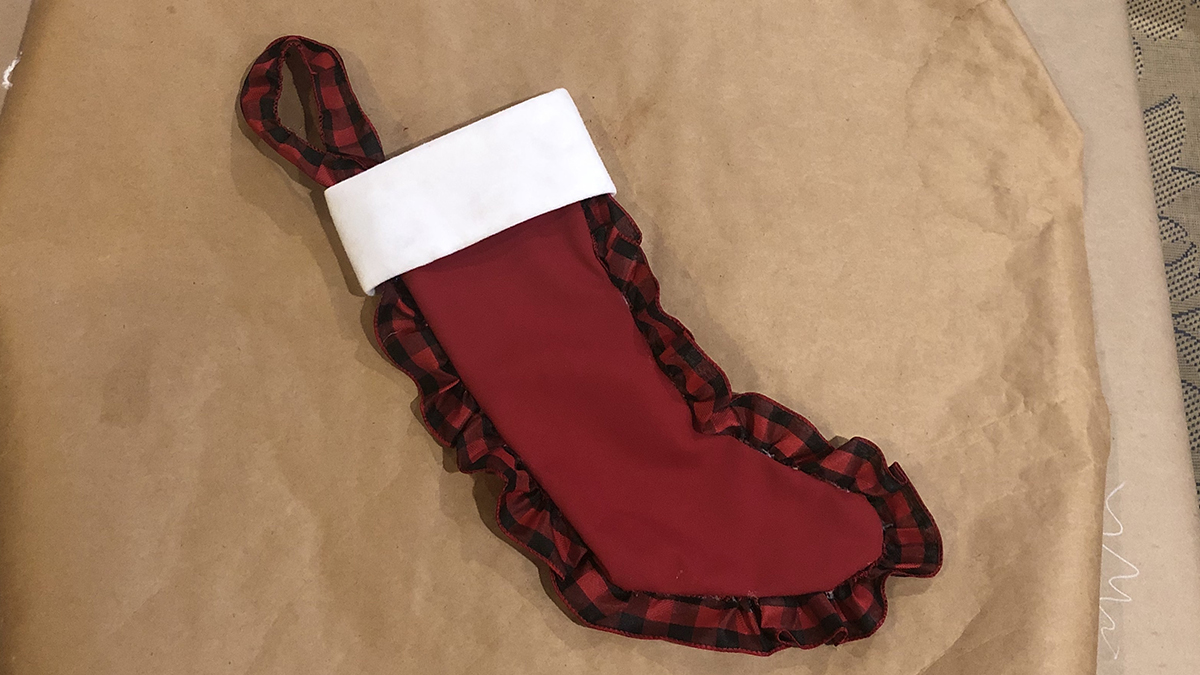 DIY Christmas stocking with ruffled ribbon