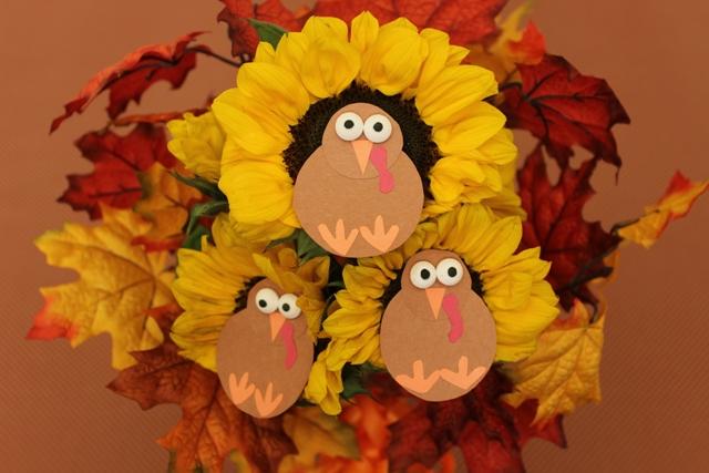 Article Cards Featured Image Thanksgiving Bouquet of Sunflower Turkeys