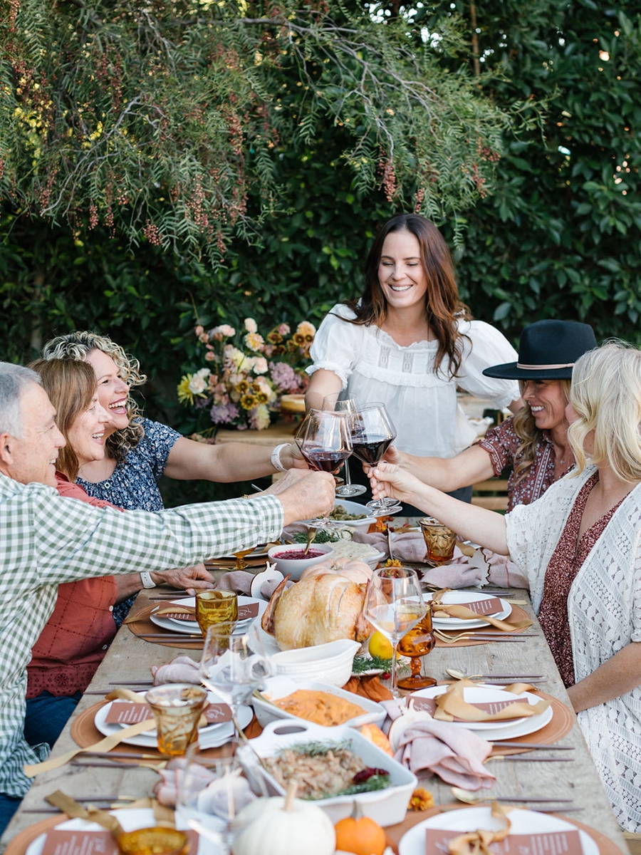 what is friendsgiving group at table