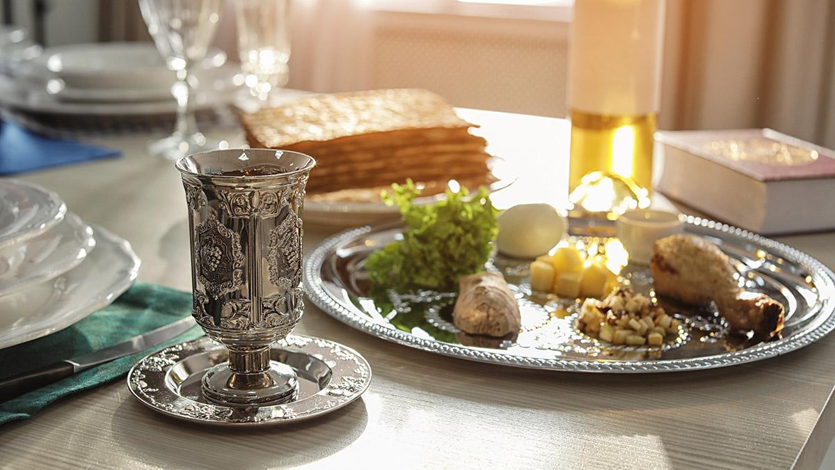 Article Cards Featured Image Table served for Passover  Pesach  Seder indoors