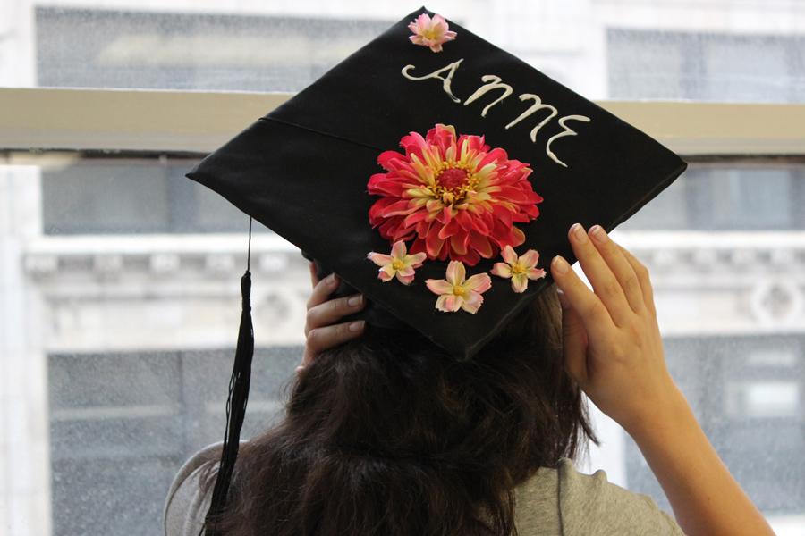 Article Cards Featured Image graduation cap decorating ideas with flowers