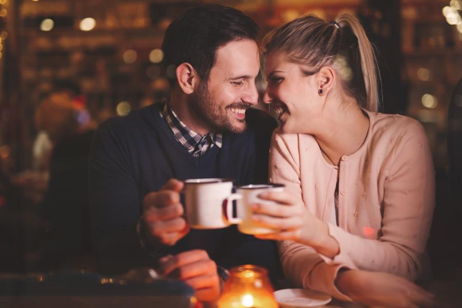 Article Cards Featured Image Romantic couple dating in pub at night