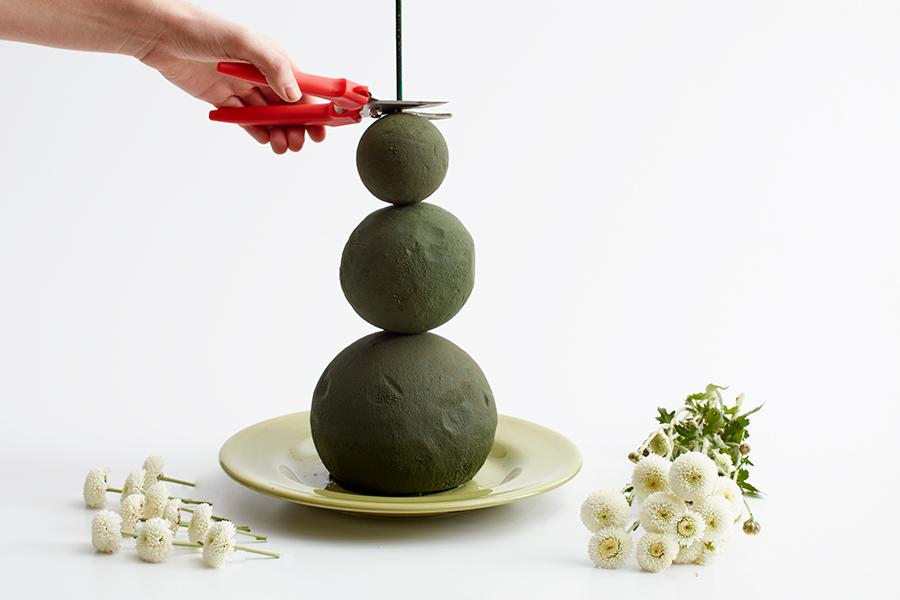 Building Floral Snowman with Foam Spheres