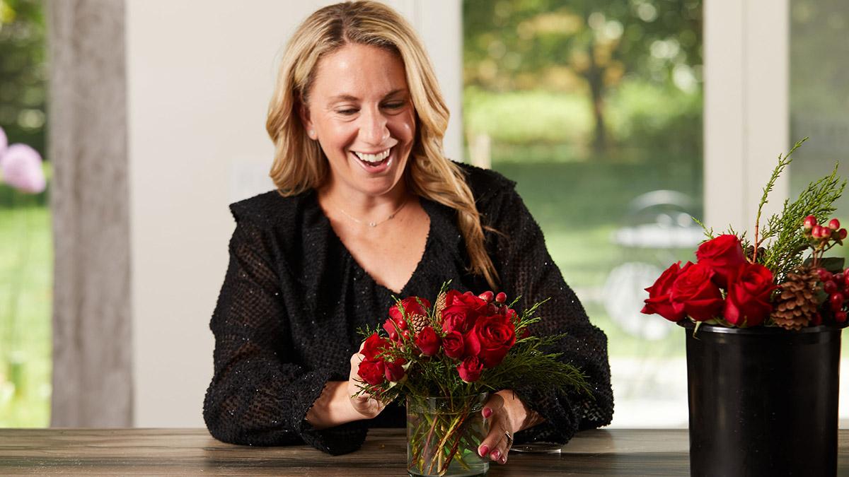 flower design arranging red roses